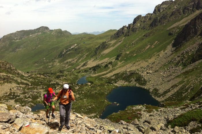 Haz trekking y descubre paisajes, lagos y montañas salvajes